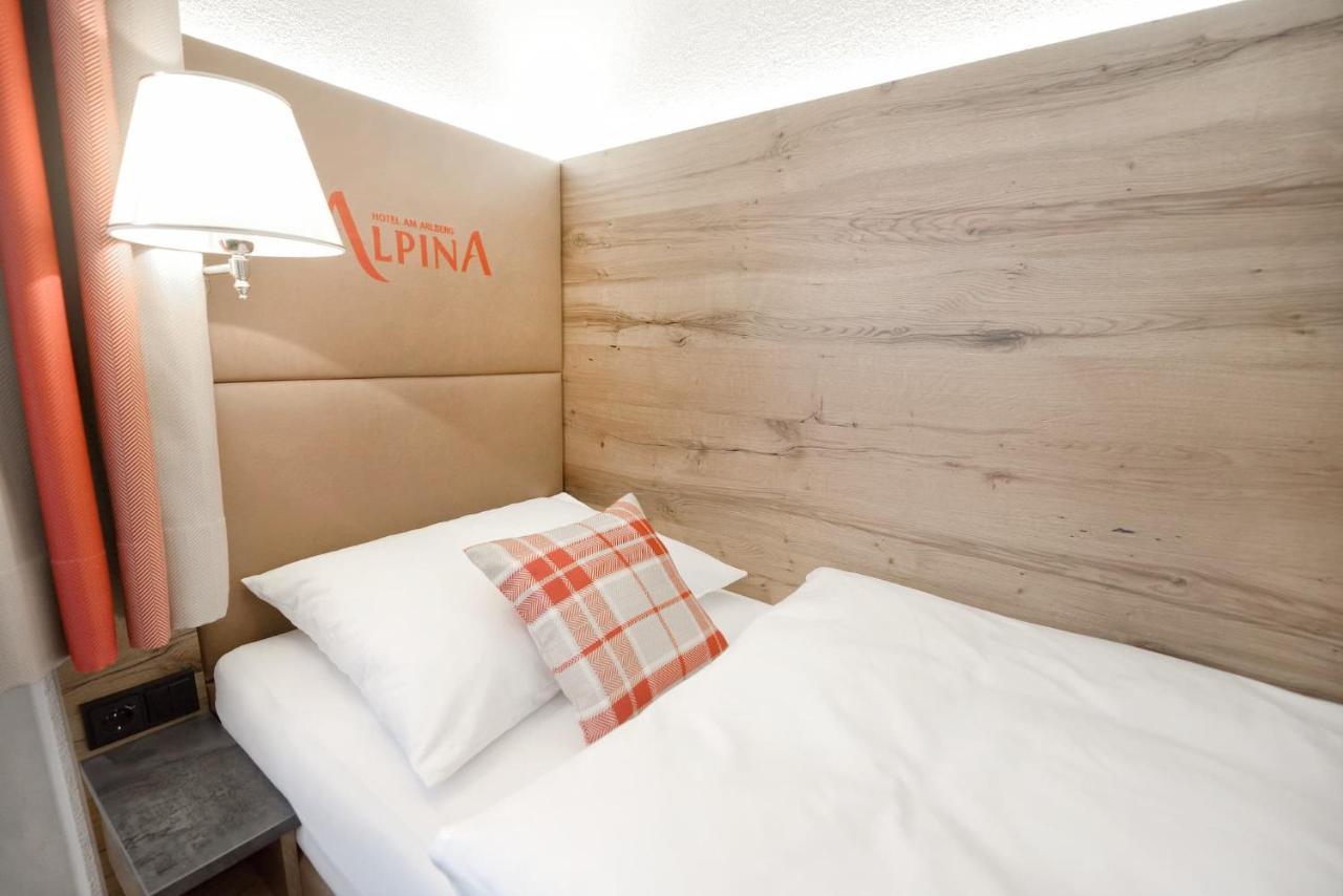 Hotel Alpina Superior Петной ам Арлберг Екстериор снимка