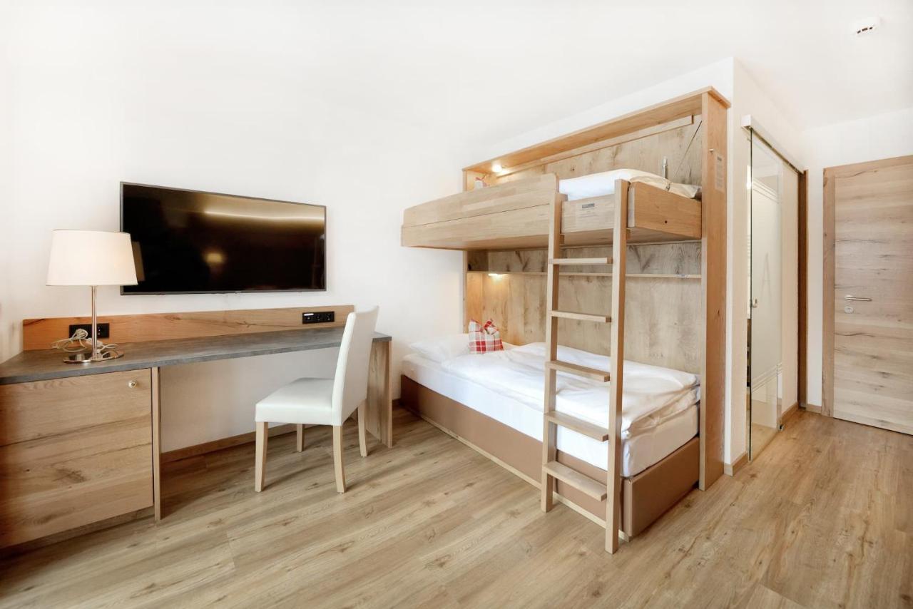 Hotel Alpina Superior Петной ам Арлберг Екстериор снимка