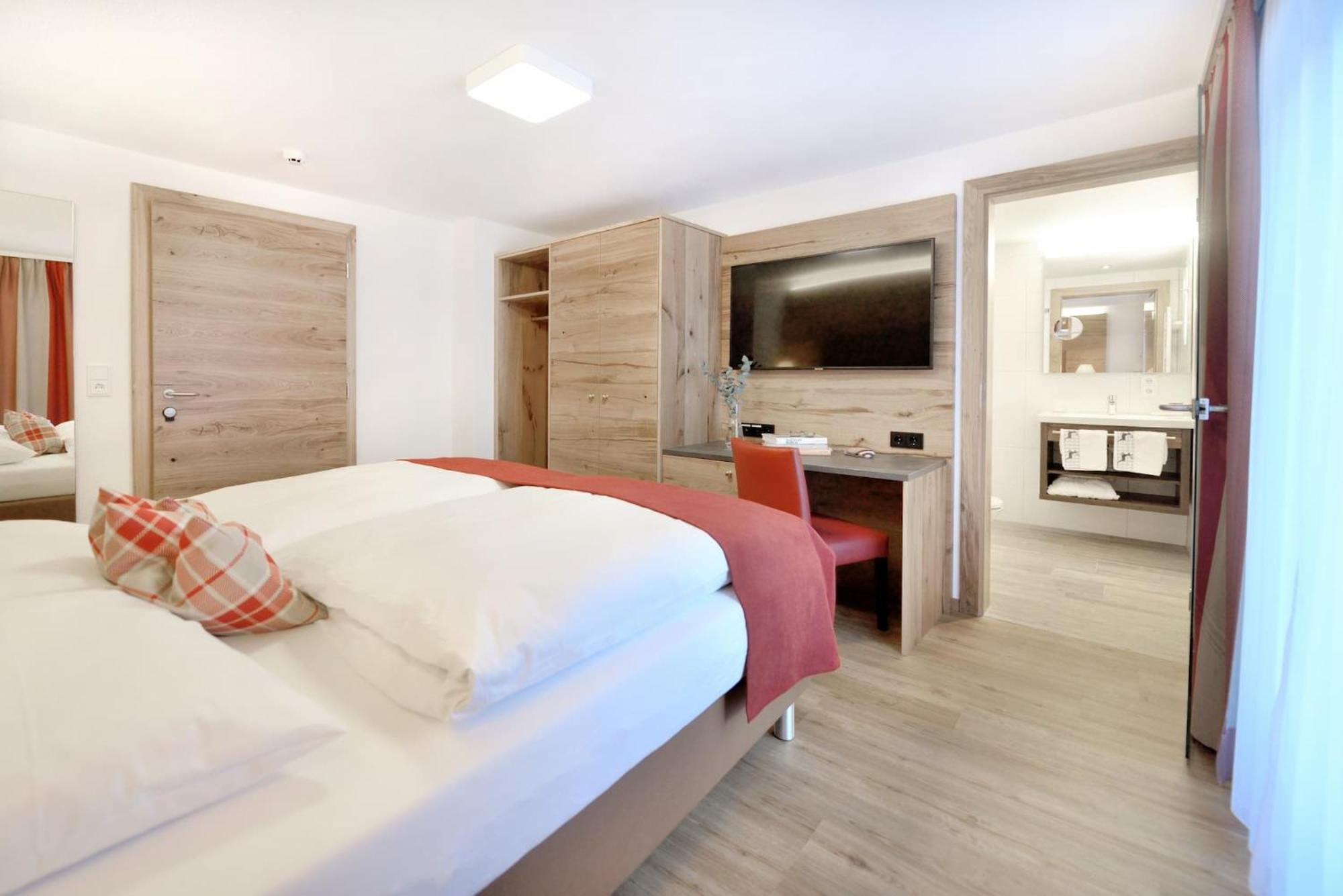 Hotel Alpina Superior Петной ам Арлберг Екстериор снимка