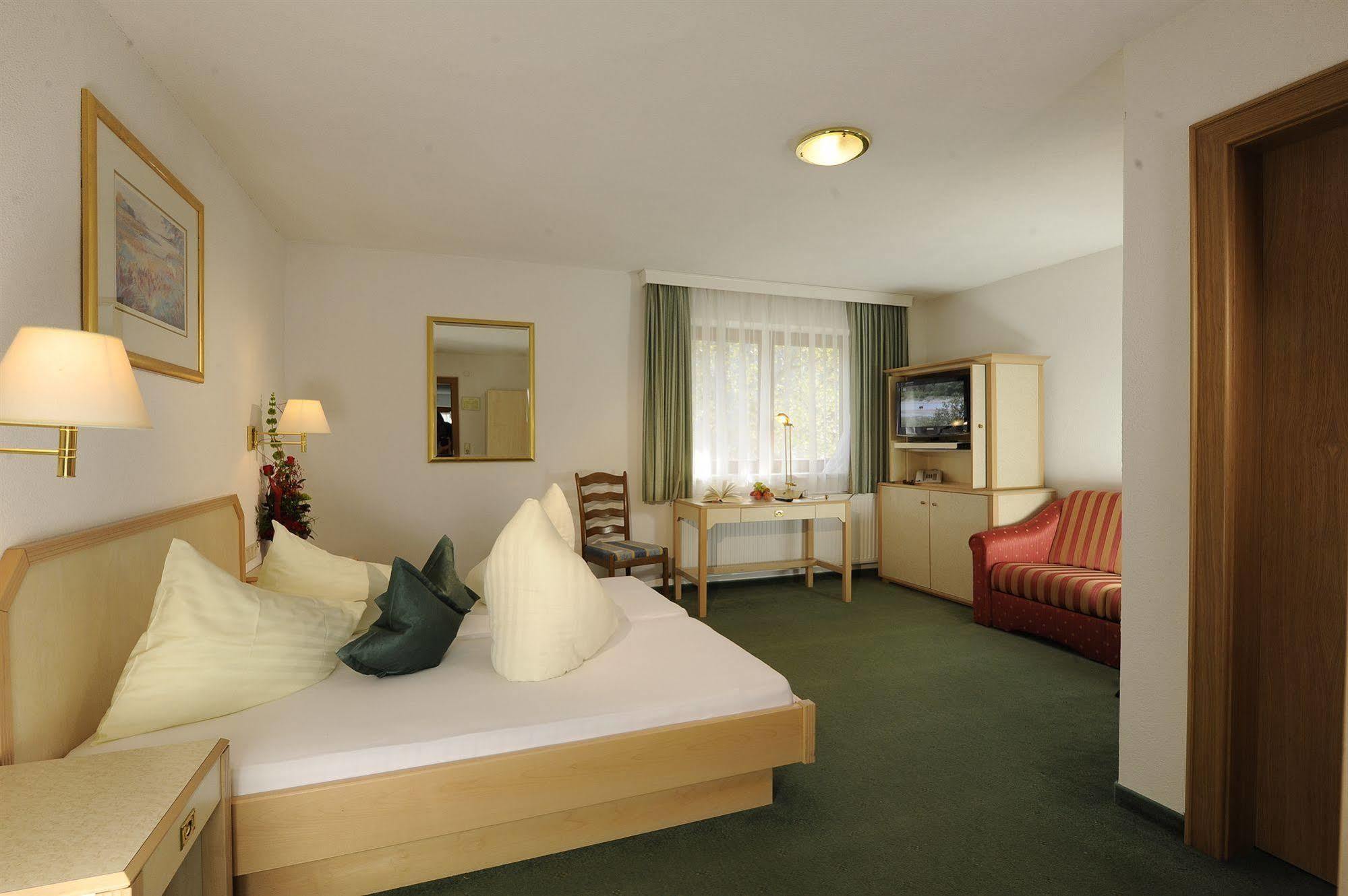 Hotel Alpina Superior Петной ам Арлберг Екстериор снимка