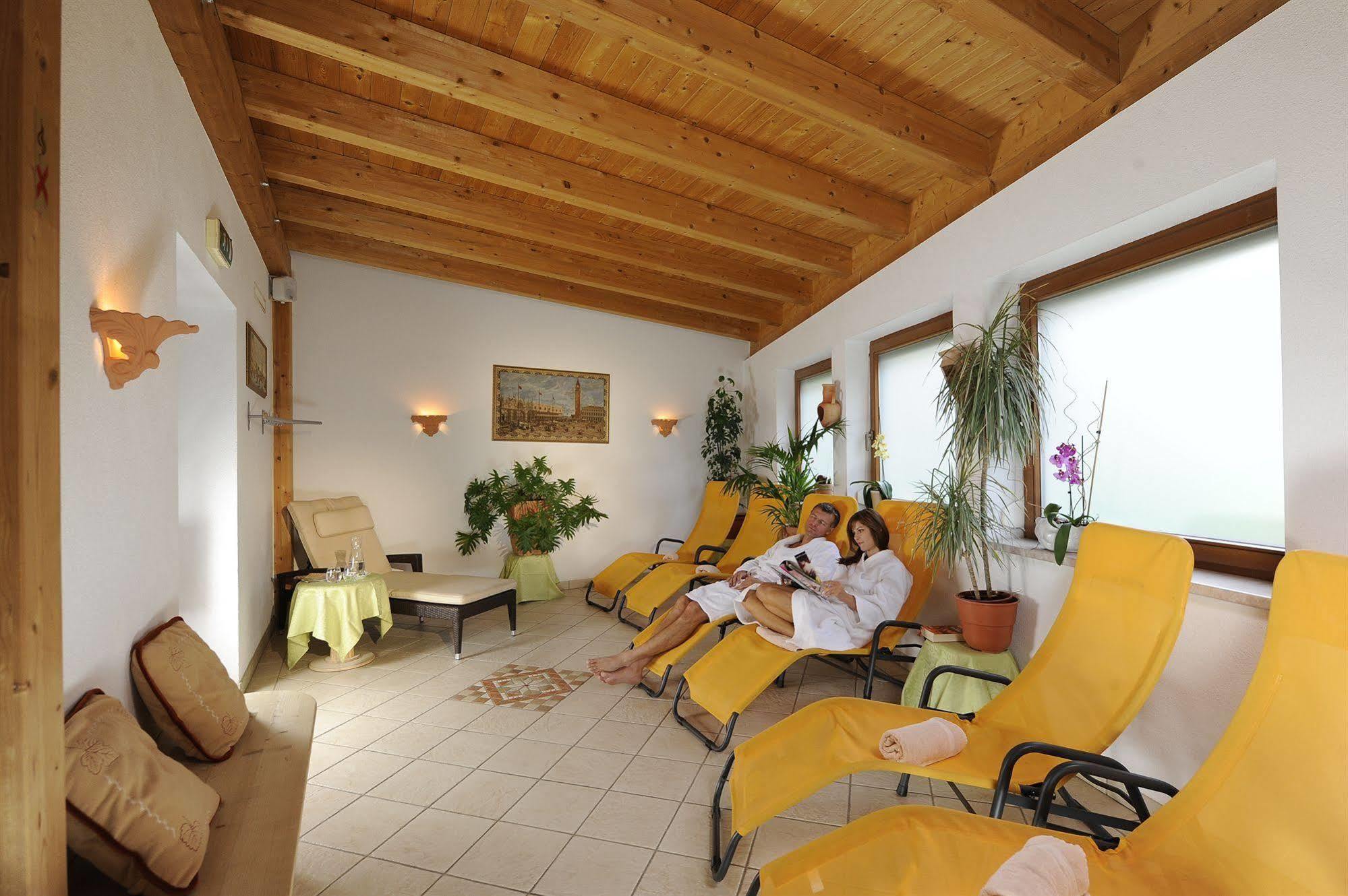 Hotel Alpina Superior Петной ам Арлберг Екстериор снимка